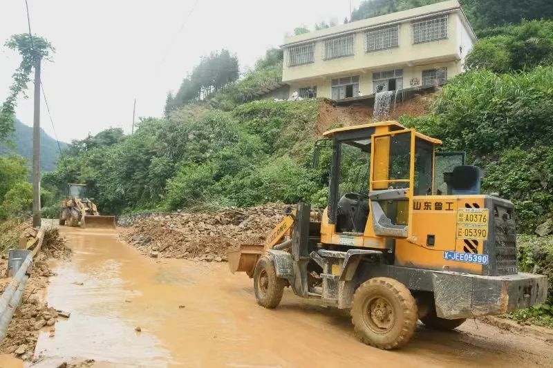 新邵：快速響應 全力應對強降雨天氣