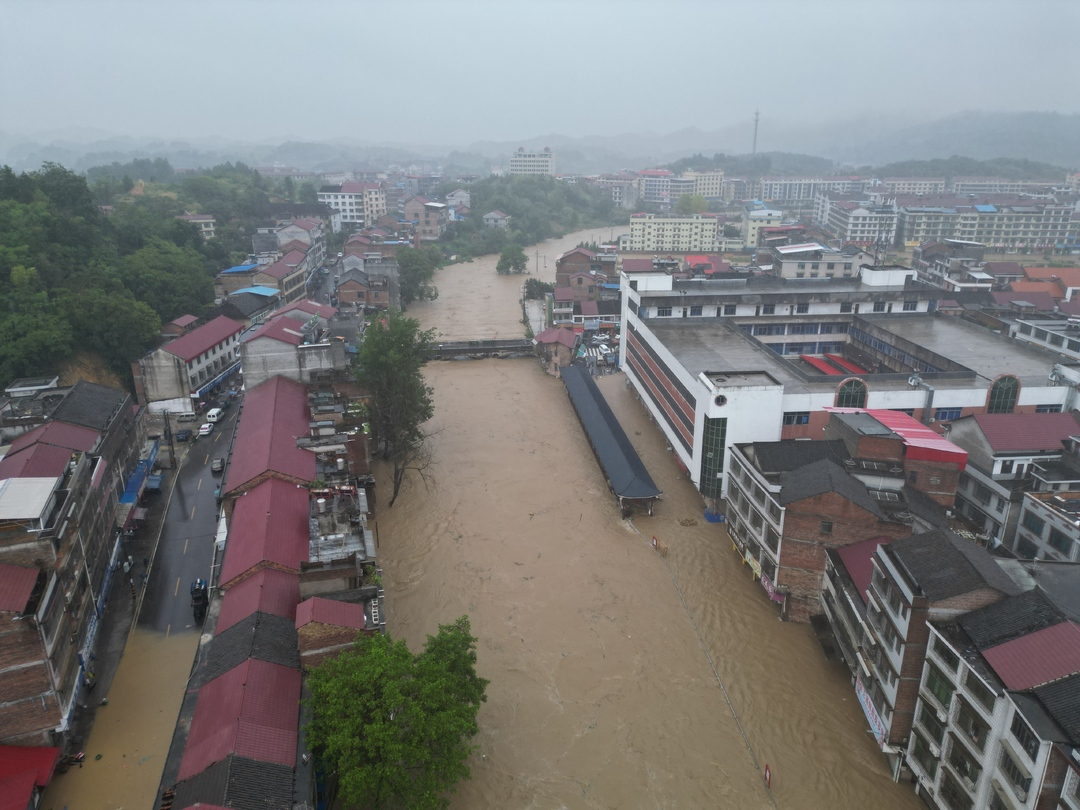 新邵強(qiáng)降雨導(dǎo)致洪澇災(zāi)害  各級緊急救援