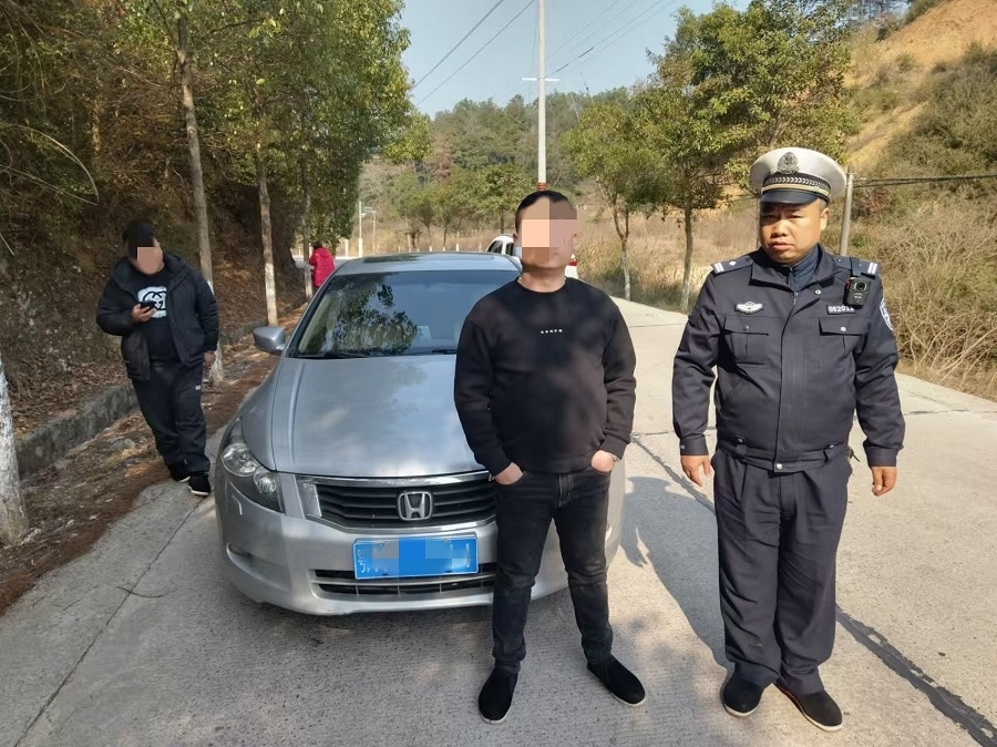 新邵交警冬季行动：酒驾遇查“机智”换座，自作聪明被抓现行