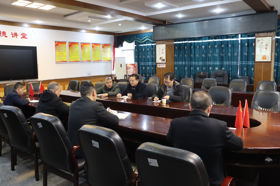 王振波调研教育教学和校园安全工作
