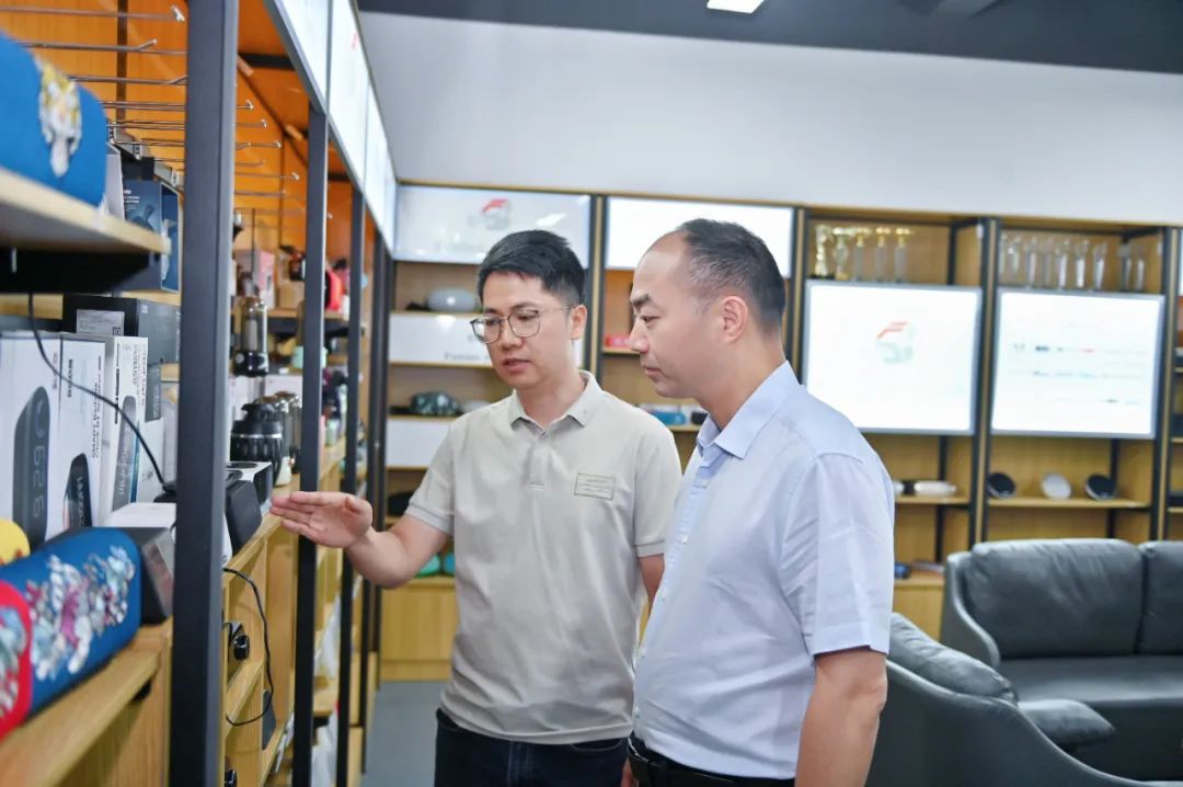 谢小军率队赴粤港澳大湾区招商考察