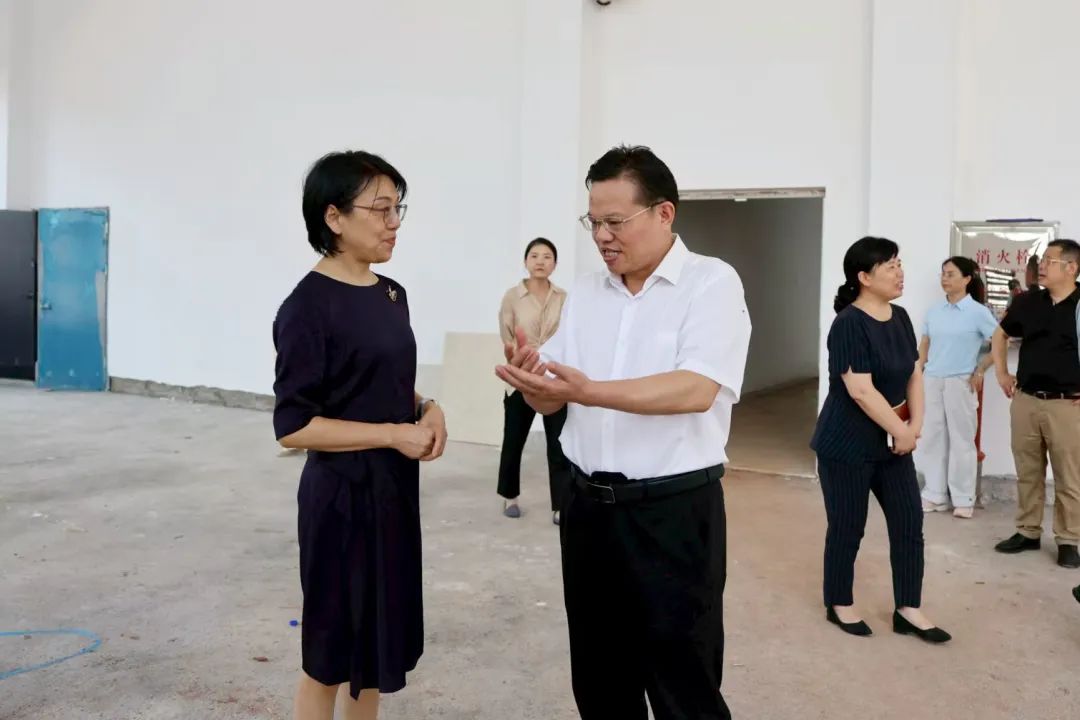 省總工會(huì)調(diào)研新邵縣工人文化宮建設(shè)工作