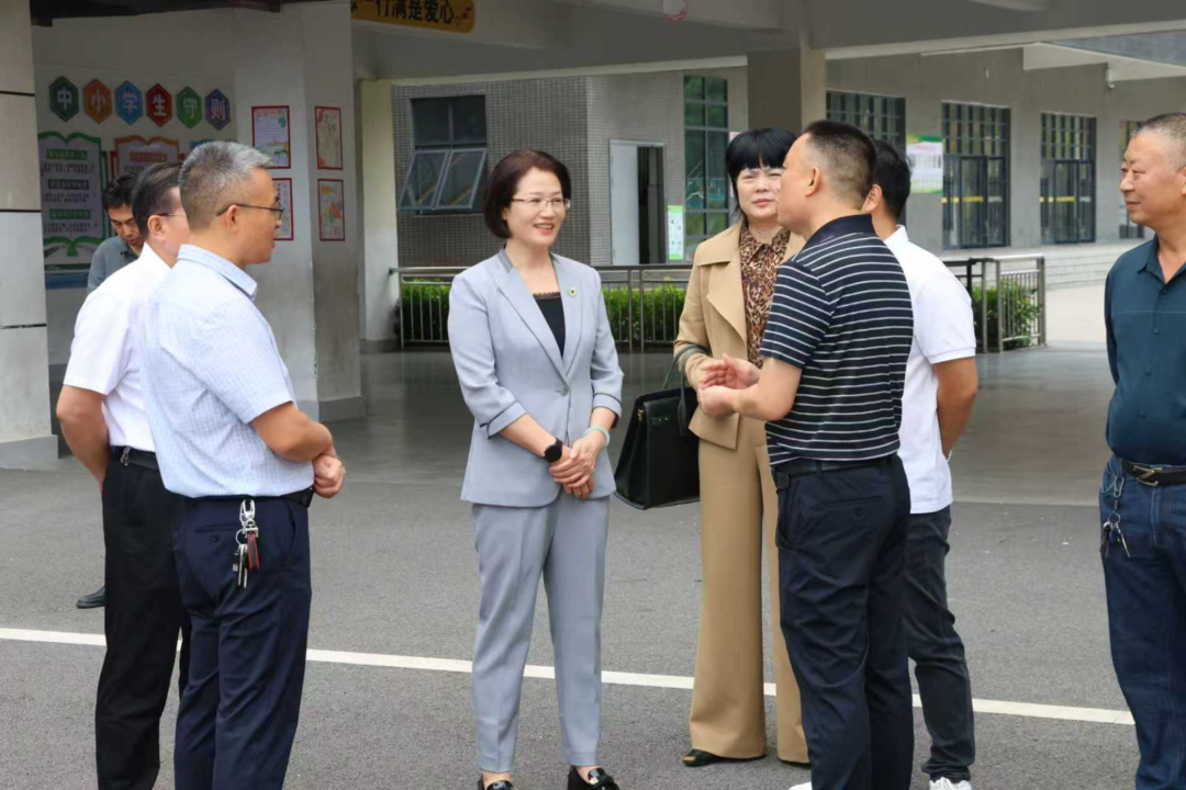 黄海蓉专题调研教育高质量发展工作