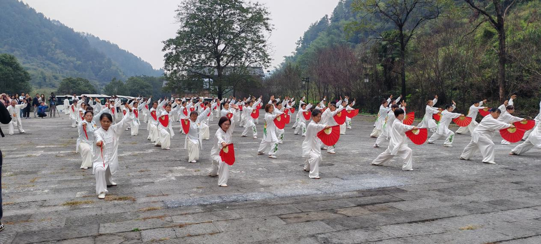 资水龙韵康养地 太极新邵显活力——第五届邵阳市旅发大会白水洞景区太极展演活动侧记